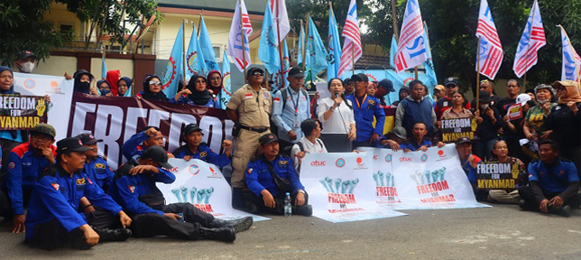  Ini Tuntutannya Masa Aksi  3 Konfederasi Serikat Buruh Terbesar di Indonesia Saat Demo Kedubes Myanmar,