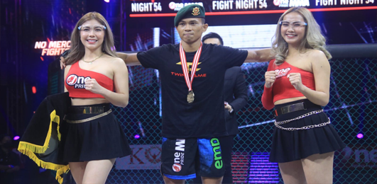 OnePride MMA FN 54, Ronal Siahaan Berhasil Menang Point Atas Adi Rominto